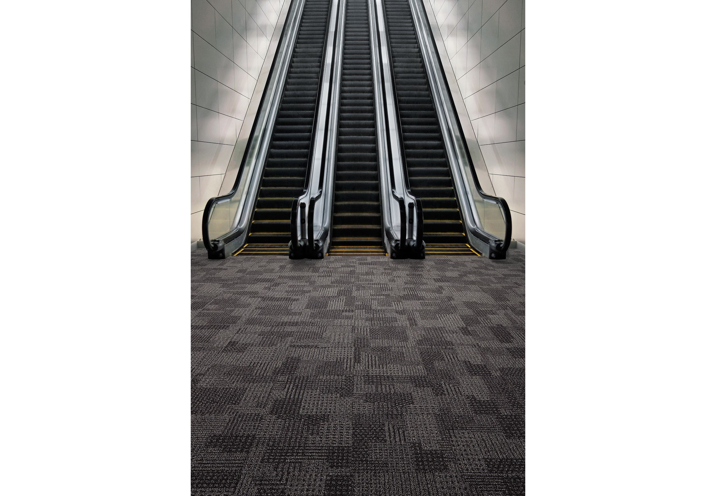 Interface SR999 carpet tile in Iron image number 2